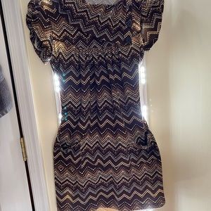 Chevron print dress perfect for fall 🍁